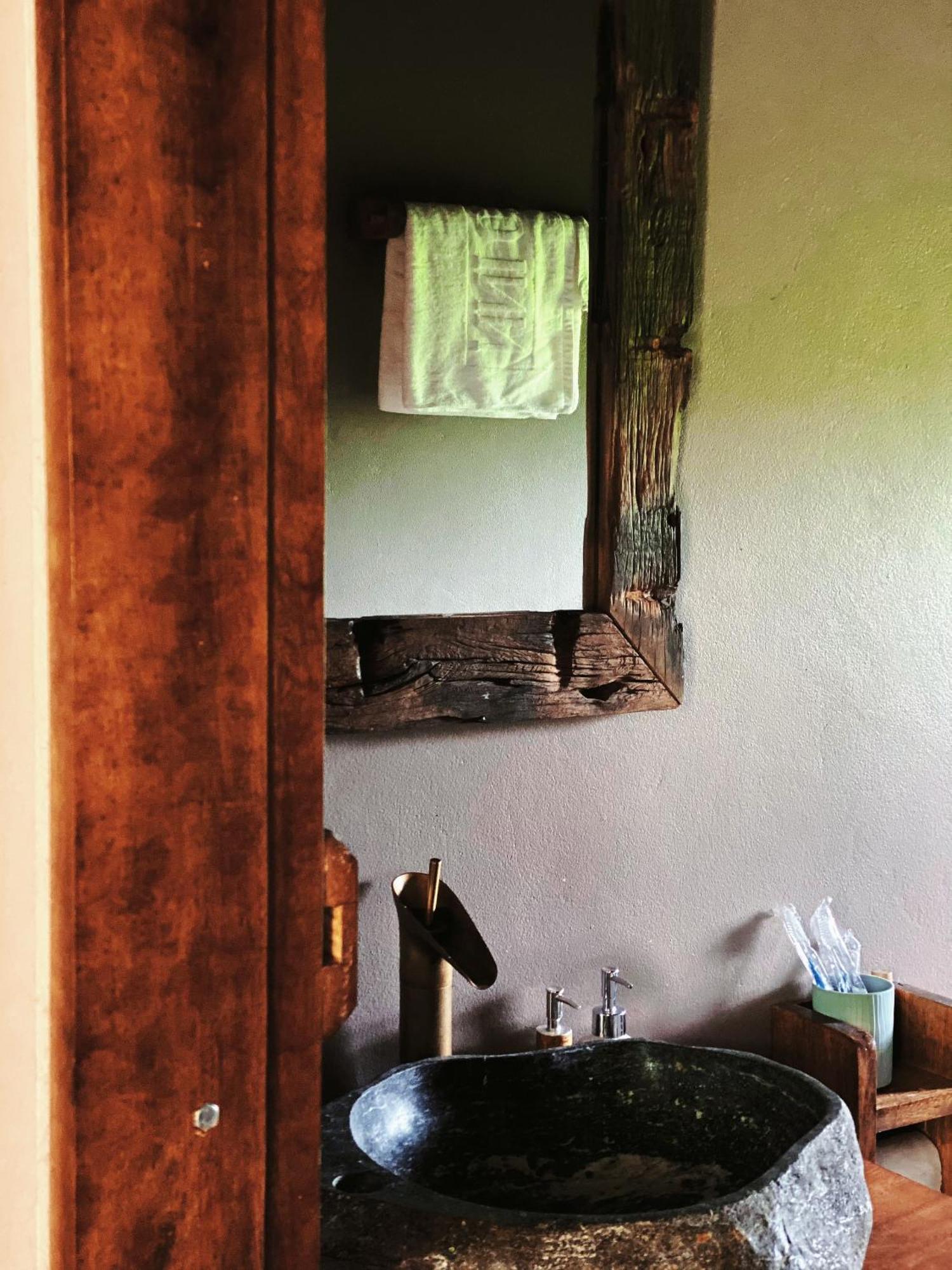 Nha Lua Homestay Нин Бин Екстериор снимка