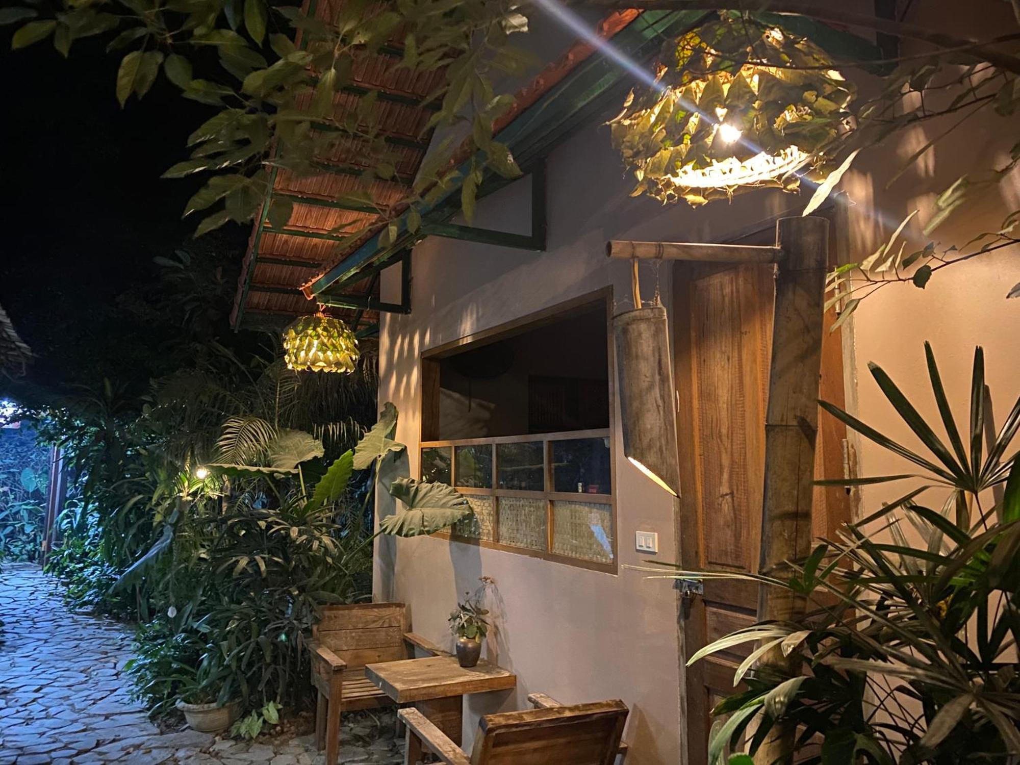 Nha Lua Homestay Нин Бин Екстериор снимка